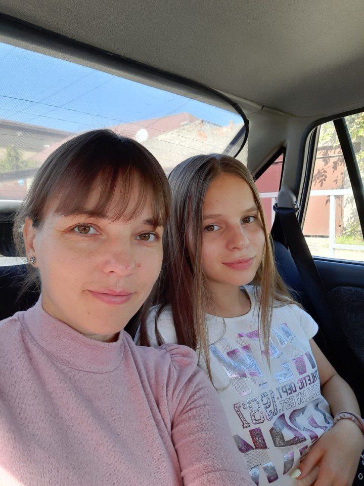 Ученица 8 класса Очеретянова Ангелина и ее мама Инна