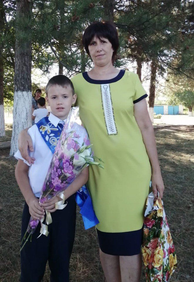 Ученик 1 А класса Заднепровский Владимир и его мама Оксана